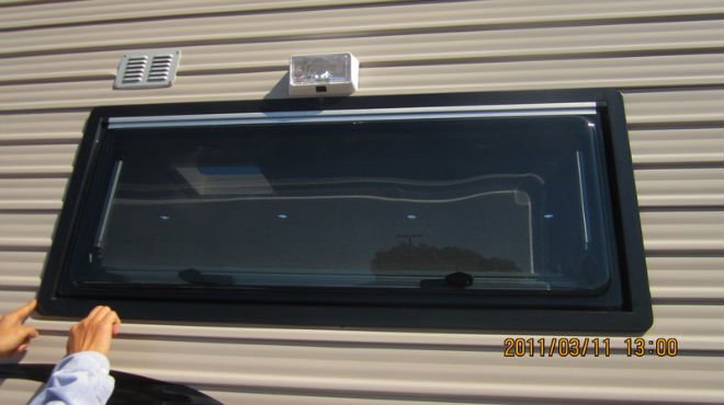 Ventana Lateral de Aluminio de - Curtain Curtain reseña y precio