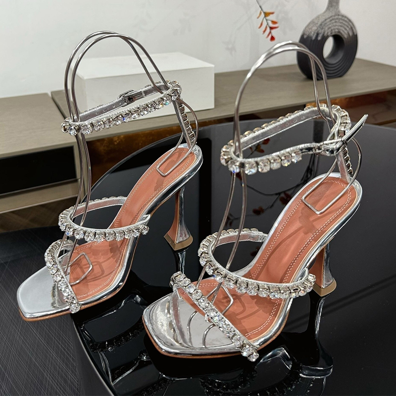 Sandalias de satén de seda de  - Vase Decor reseña y precio