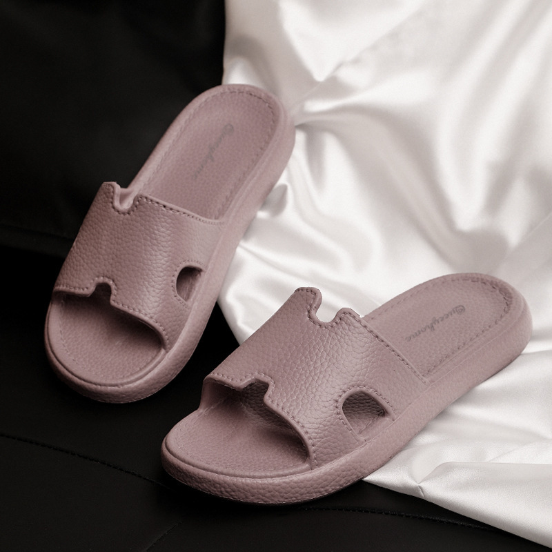 Pantuflas de EVA para Mujer, A - Throw Pillow reseña y precio