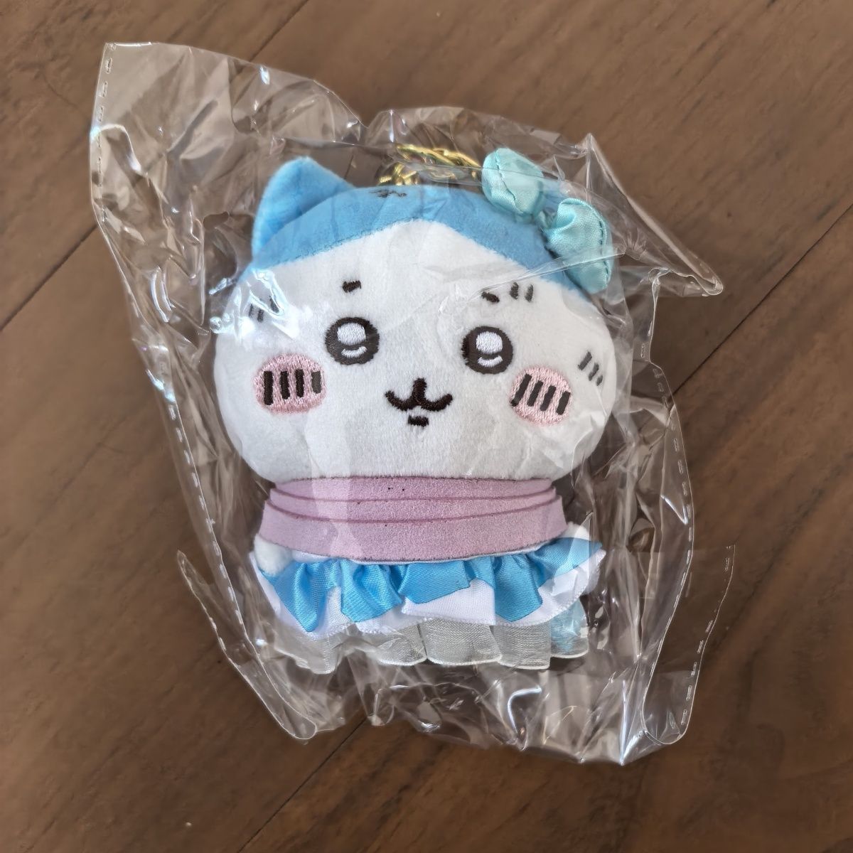 Lindo Peluche de Hachiware con - Decorative Mirror reseña y precio